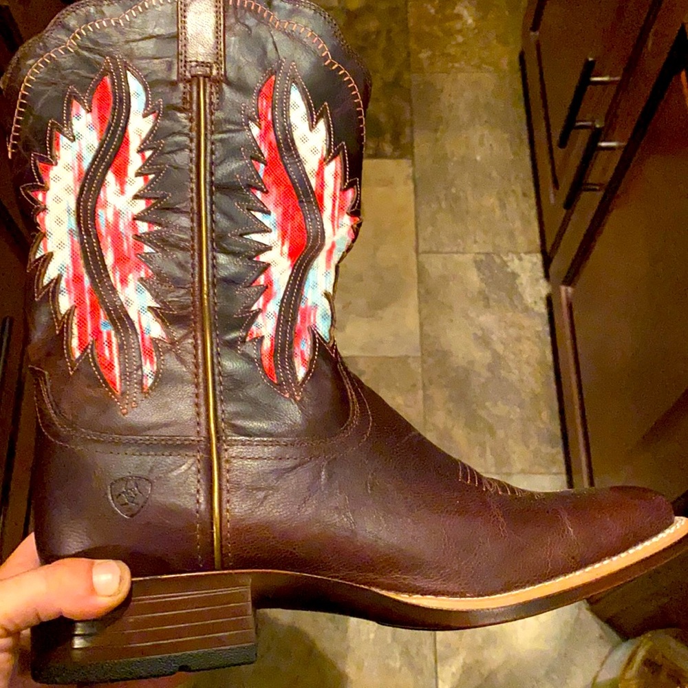 Wrist boots size 10 B